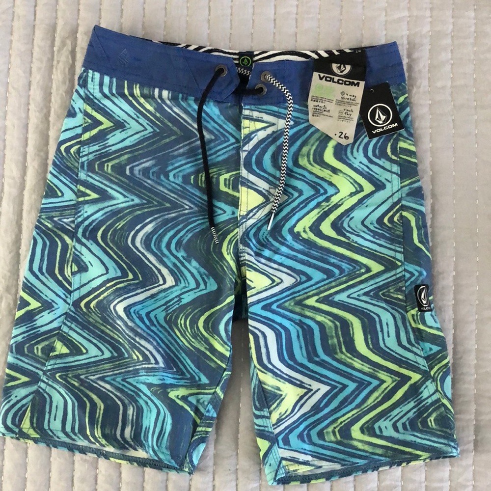 Volcom 3 shorts lot!